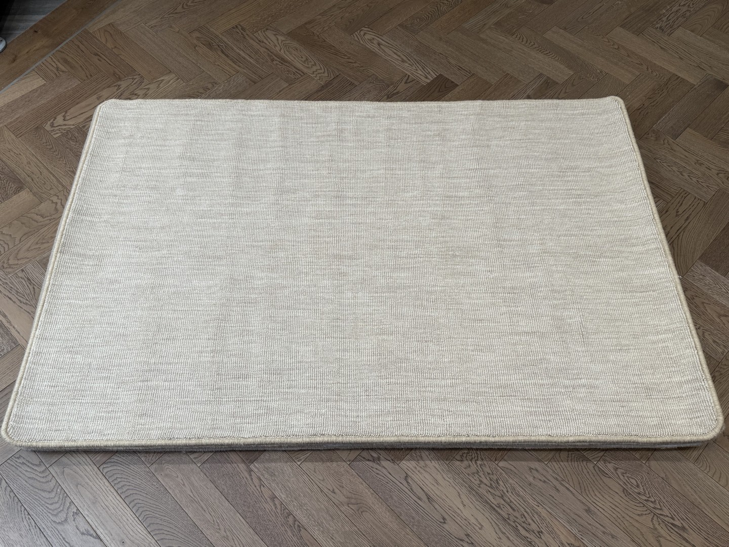 Wool Rug - Medium with Whipped Edge, Beige, Neutral (120 X 180) 1 Wool Rug - Medium with Whipped Edge, Beige, Neutral (120 X 180)