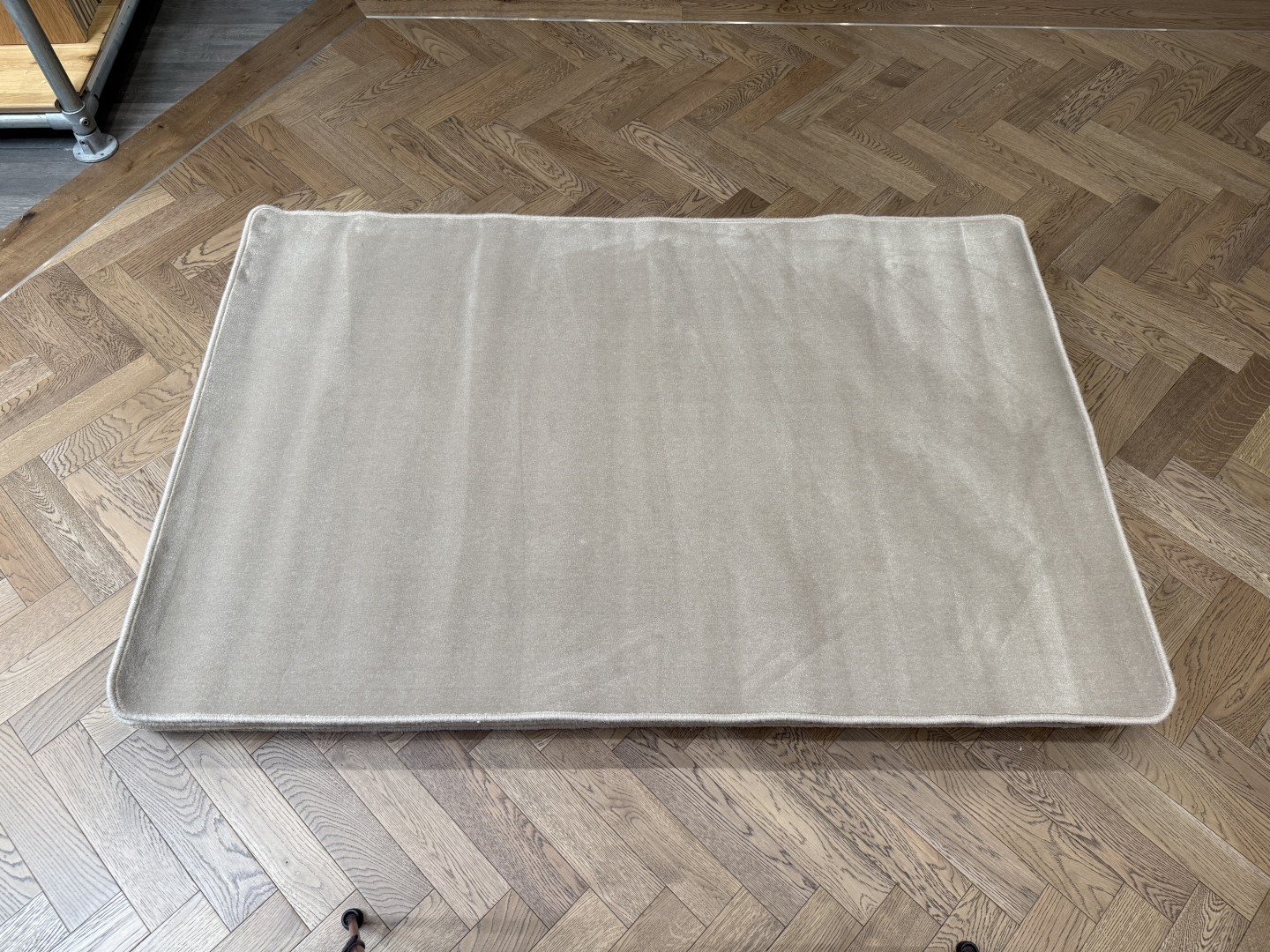 Synthetic Rug - Medium with Whipped Edge, Neutral (120 X 180) 1 Synthetic Rug - Medium with Whipped Edge, Neutral (120 X 180)