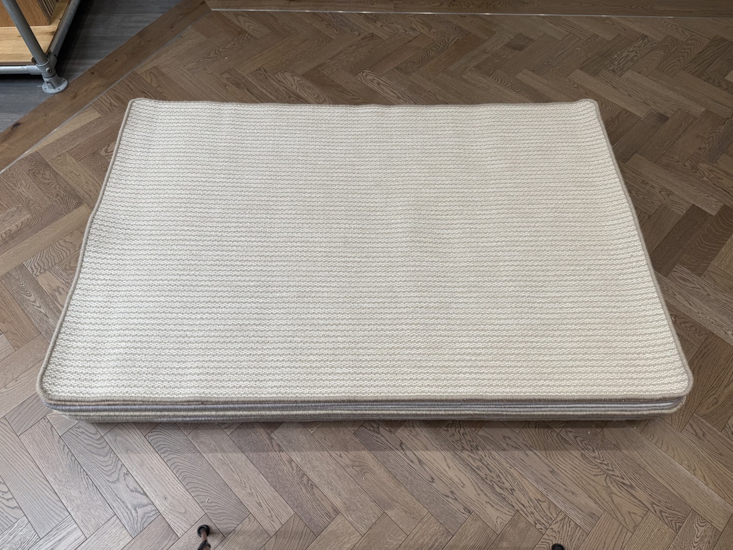 Wool Rug - Medium with Whipped Edge, Beige, Neutral (120 X 180) 1 Wool Rug - Medium with Whipped Edge, Beige, Neutral (120 X 180)