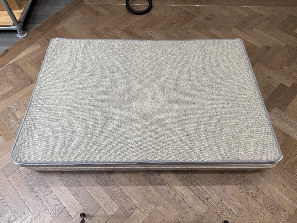 Wool Rug - Medium with Whipped Edge, Neutral, Grey (120 X 180)