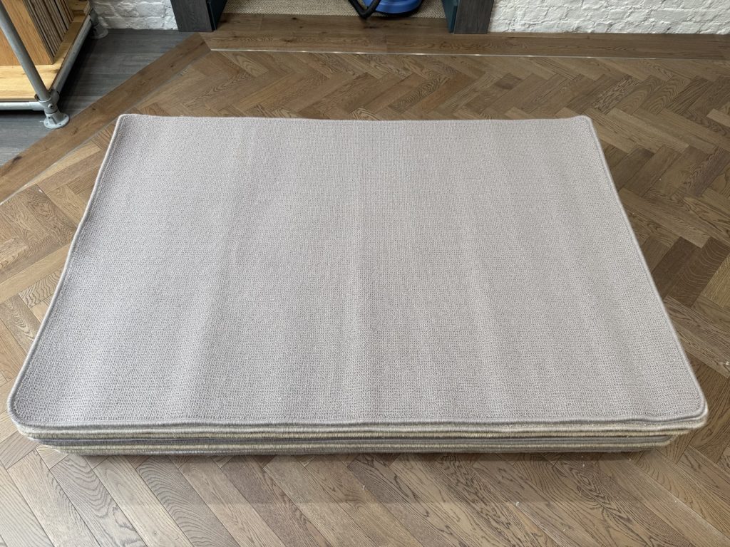 Wool Rug - Medium with Whipped Edge, Neutral (120 X 180)