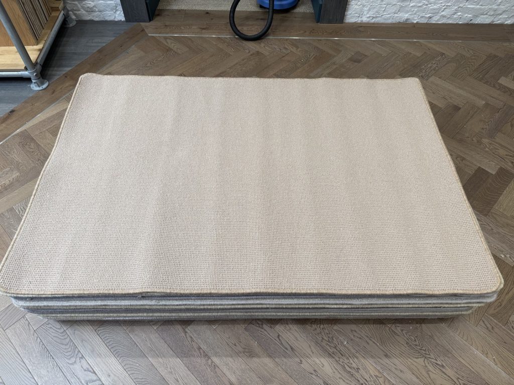 Wool Rug - Medium with Whipped Edge, Beige (120 X 180)