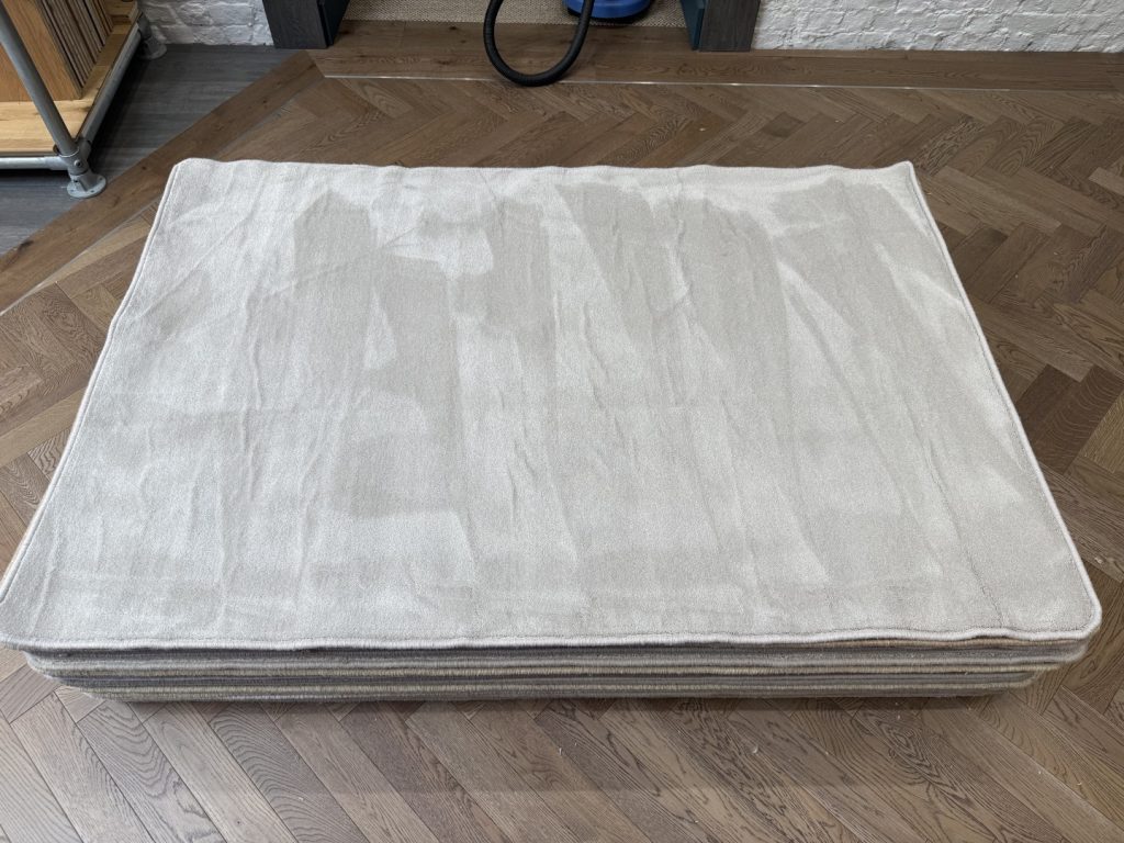 Synthetic Rug - Medium with Whipped Edge, Silver (120 X 180)
