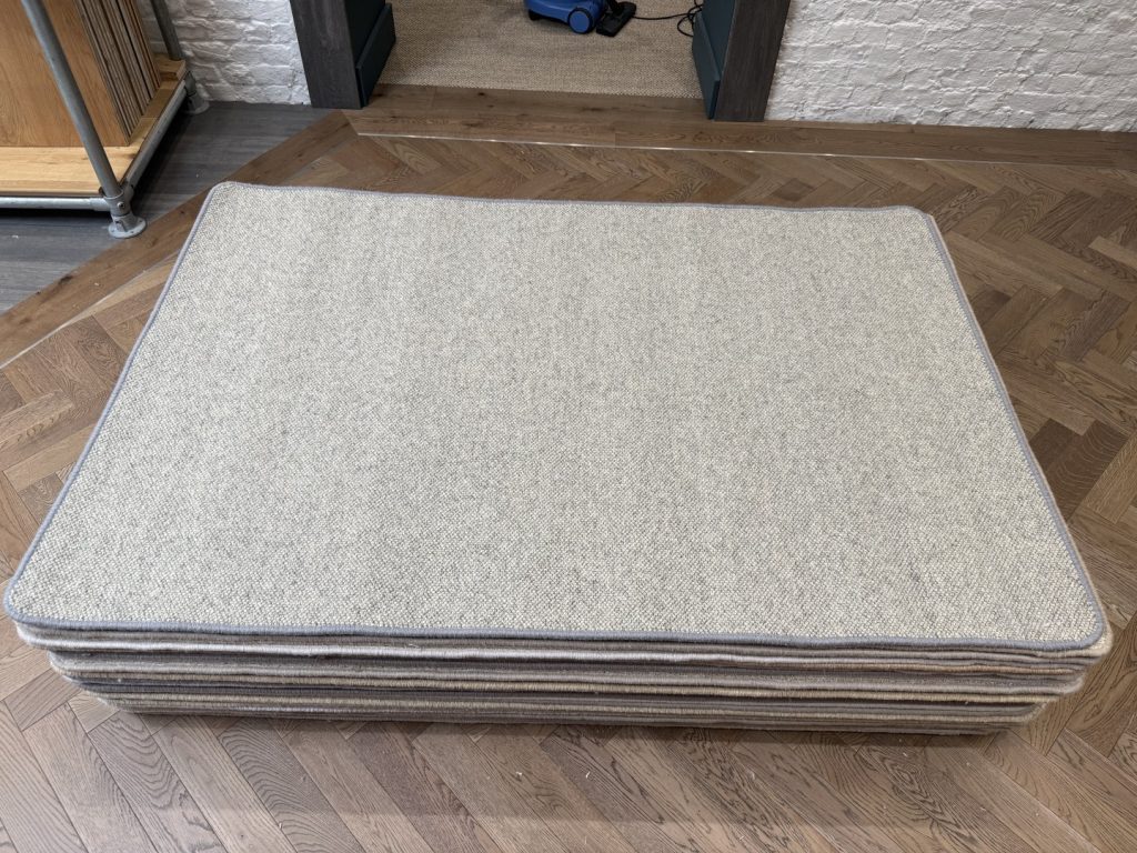Wool Rug - Medium with Whipped Edge, Neutral, Grey (120 X 180)