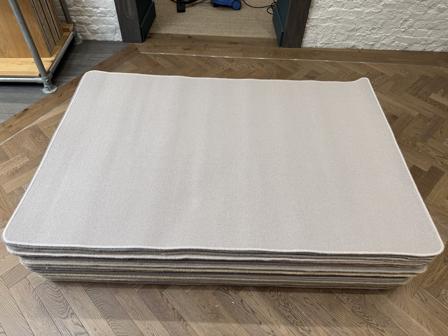 Wool Rug - Medium with Whipped Edge, Neutral (120 X 180) 1 Wool Rug - Medium with Whipped Edge, Neutral (120 X 180)