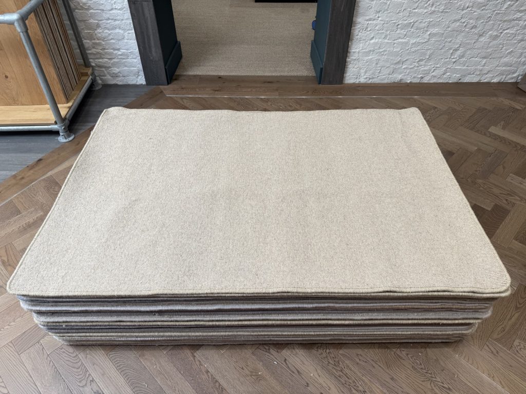 Wool Rug - Medium with Whipped Edge, Beige (120 X 180)