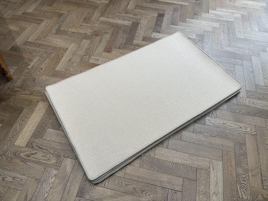 Wool Rug - Small with Whipped Edge, Grey (90 X 150)