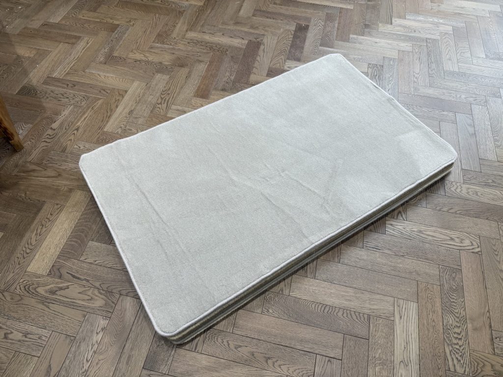 Synthetic Rug - Small with Whipped Edge, Neutral (90 X 150)